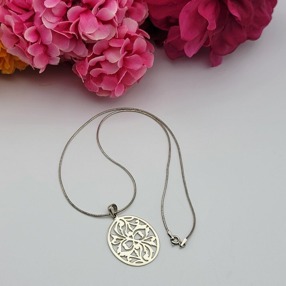 Vintage Sterling Silver 925 Filigree Scroll Oval Pendant Necklace 16"